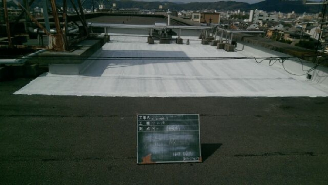 京都市立Ｏ小学校　本館及び中校舎屋上漏水修繕工事のサムネイル