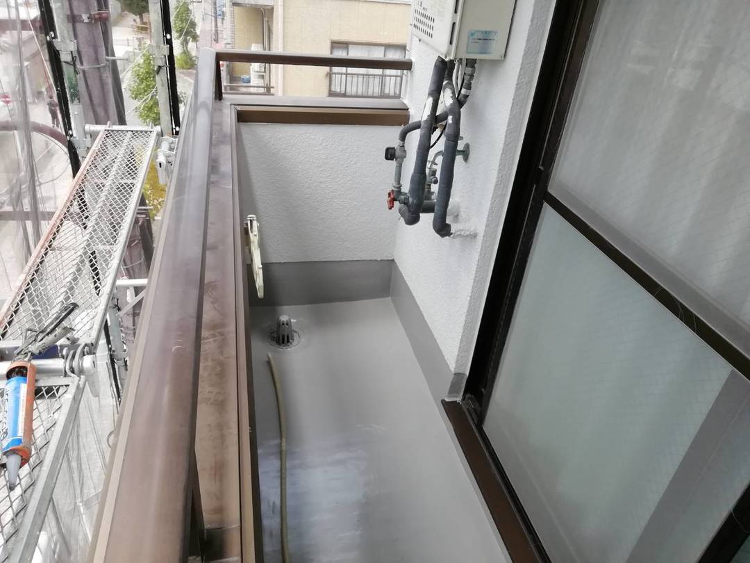 京都市南区　Ｂマンション様　バルコニー防水工事（ウレタン防水通気緩衝工法）のサムネイル