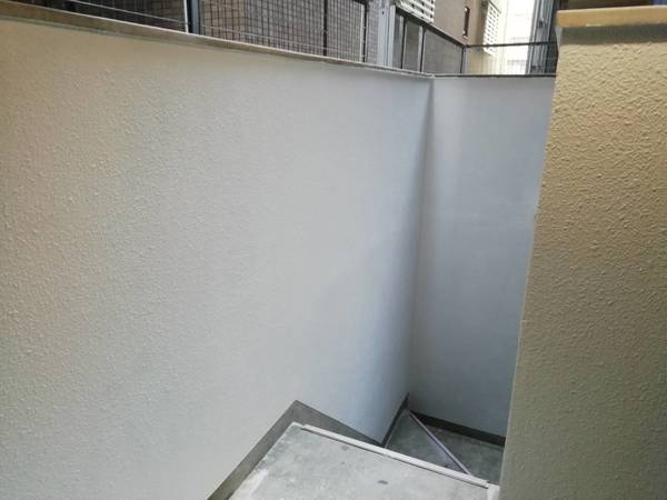 京都市中京区　Sビル様　共用階段壁塗装工事