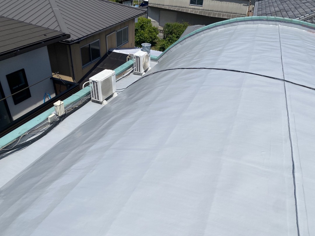 京都市南区　Cビル様　板金屋根防水工事のサムネイル